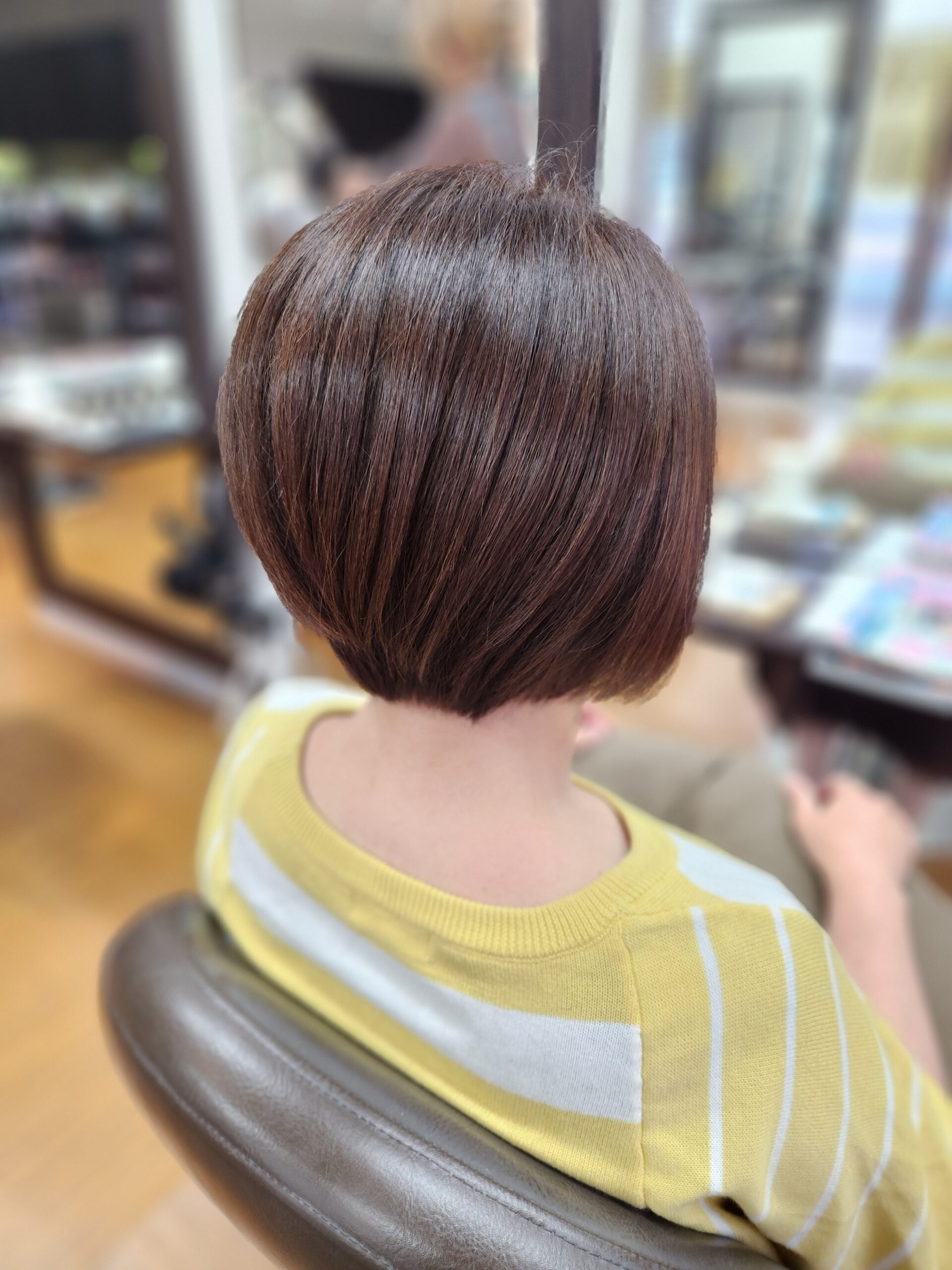 グレイカラー ボブ